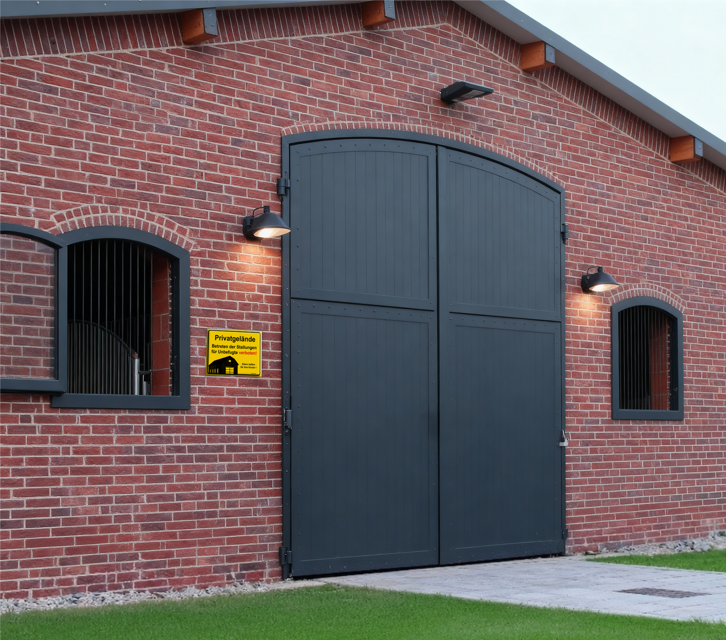 Stallschild: Privatgelände- Betreten der Stallungen für Unbefugte verboten! Gestüt