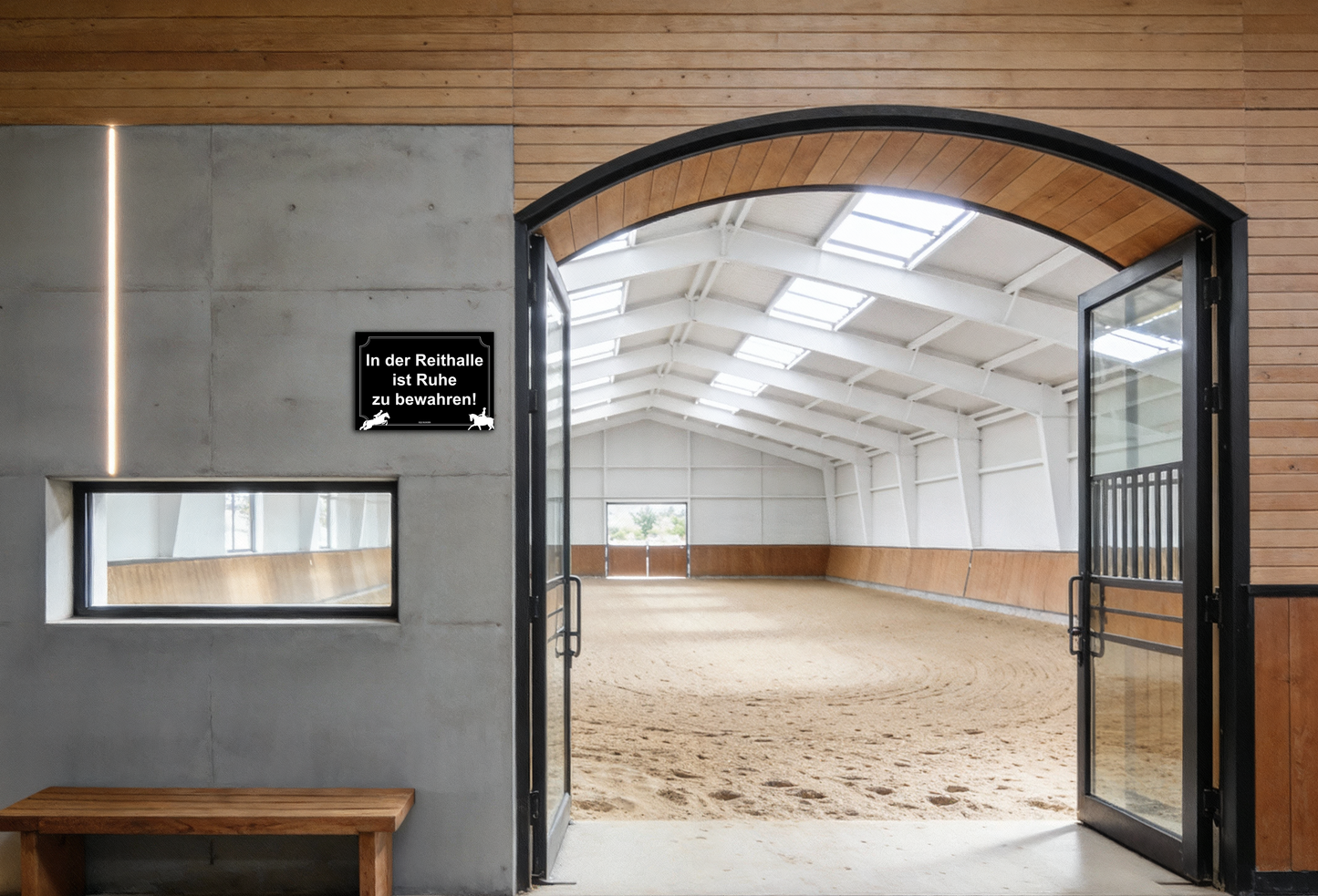 Stallschild: In der Reithalle ist Ruhe zu bewahren